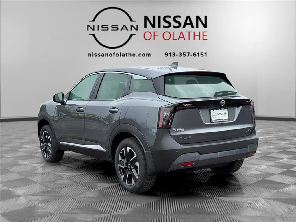 2025 Nissan Kicks SV photo 3
