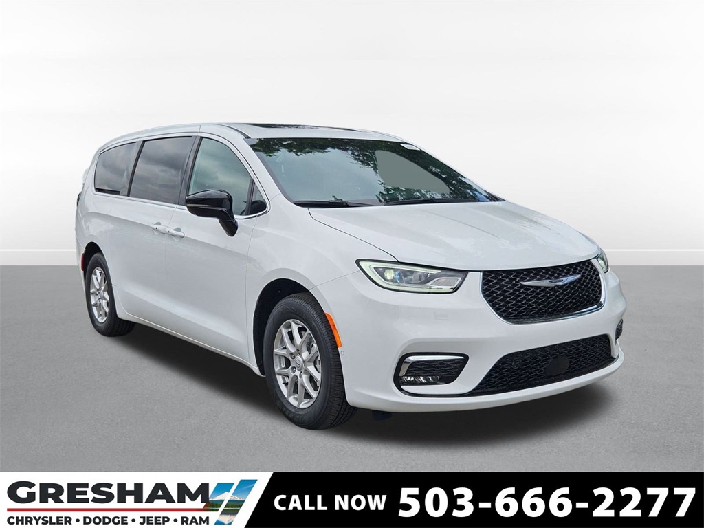 2026 Chrysler Pacifica Select's photo