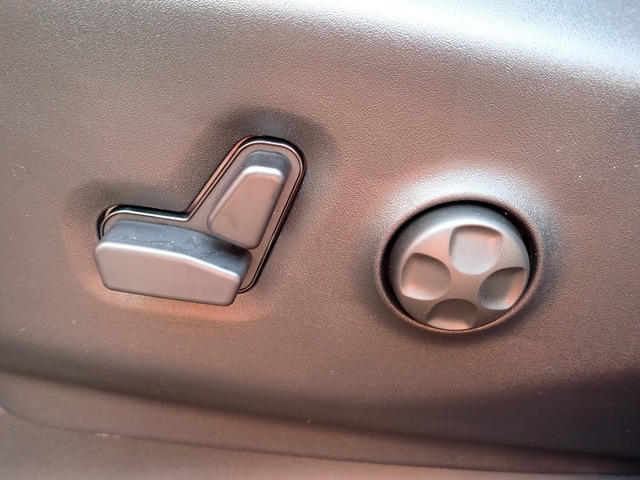 2026 Chrysler Pacifica photo 16