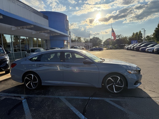 2022 Honda Accord Sport 2.0T photo 4