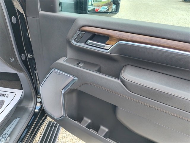 2025 Chevrolet Silverado 2500HD High Country photo 8