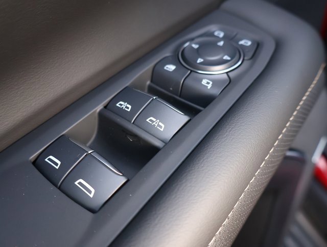 2025 Chevrolet Suburban Premier photo 6