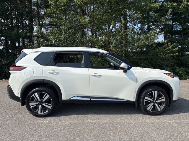 2023 Nissan Rogue SL photo 2