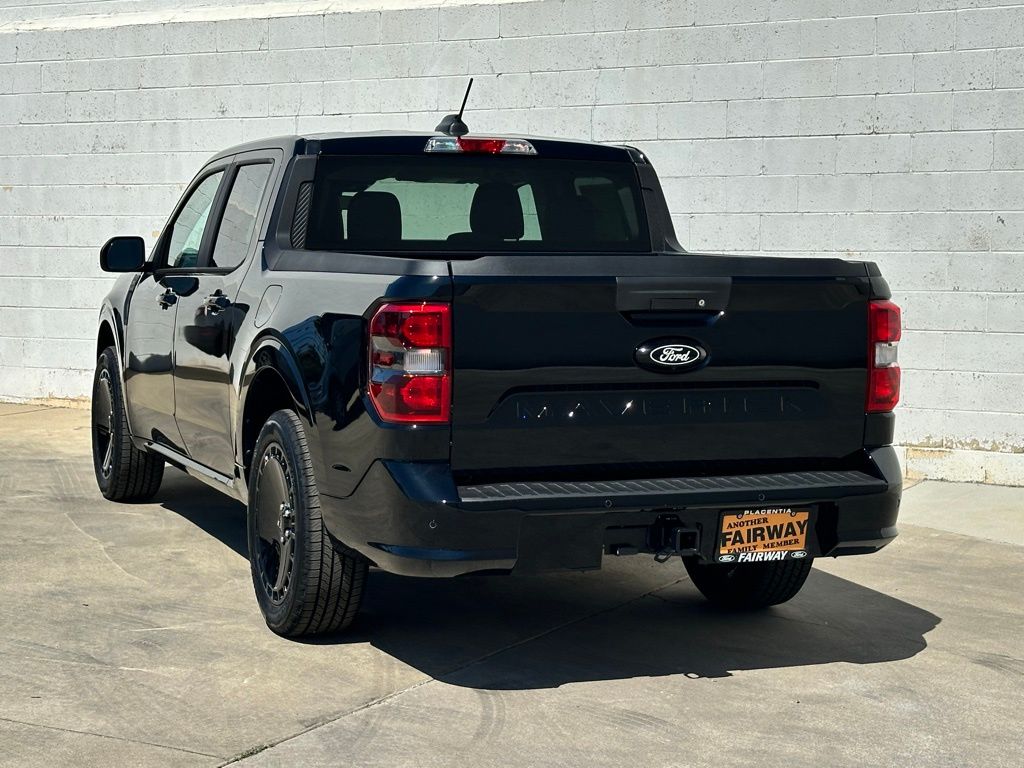 2025 Ford Maverick Lobo Standard