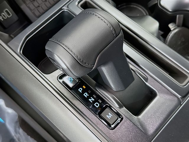 2025 Ford F-150 Lariat photo 16