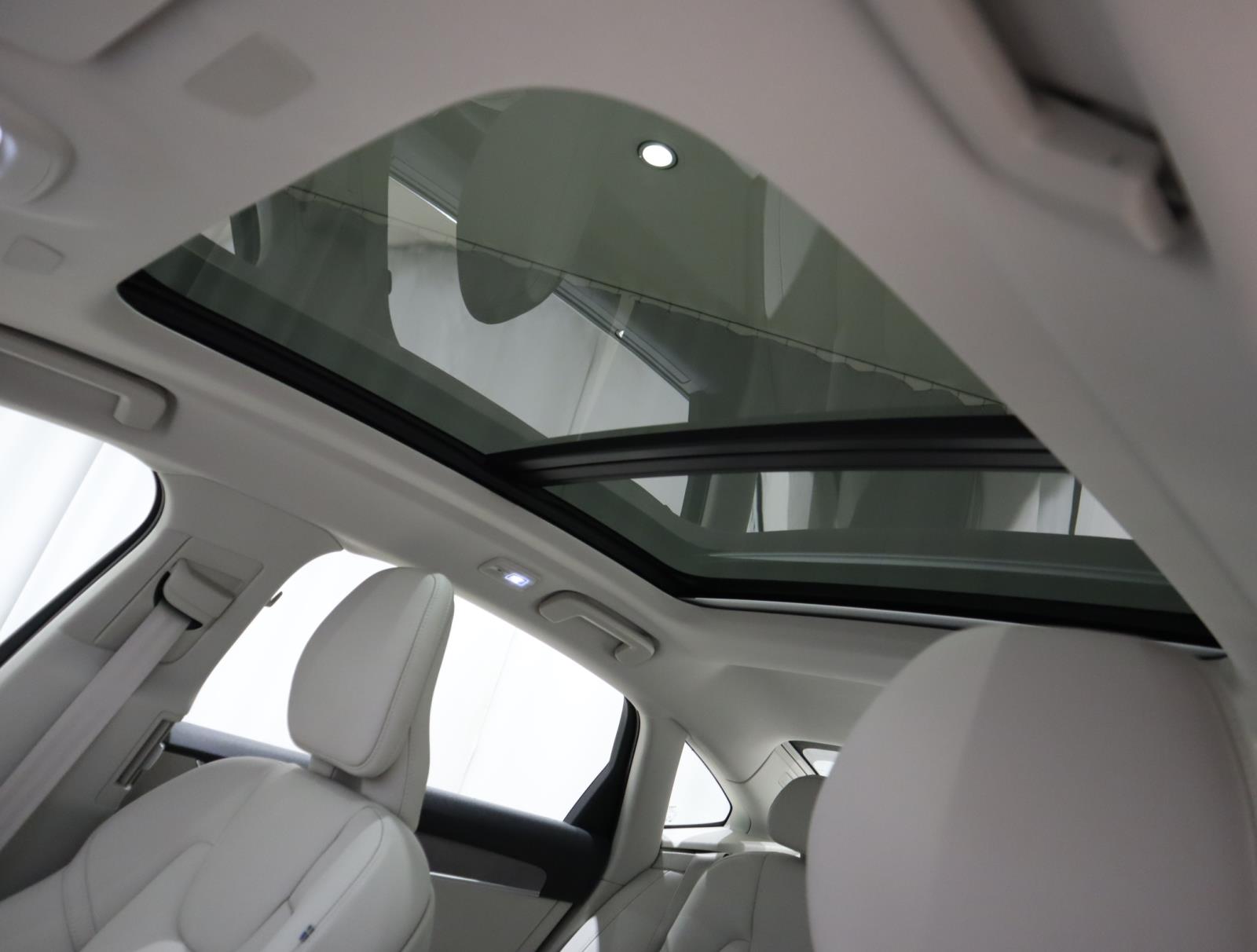 2025 Volvo S90 Plus photo 21