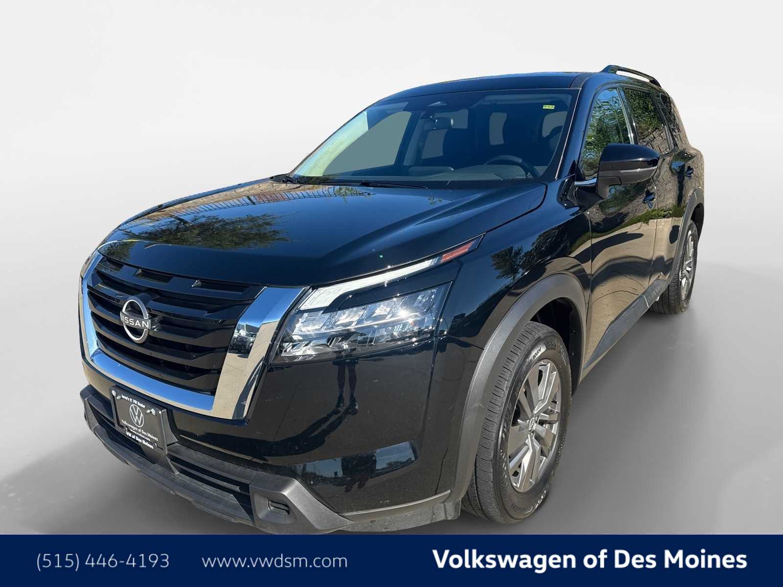 2025 Nissan Pathfinder SV's photo