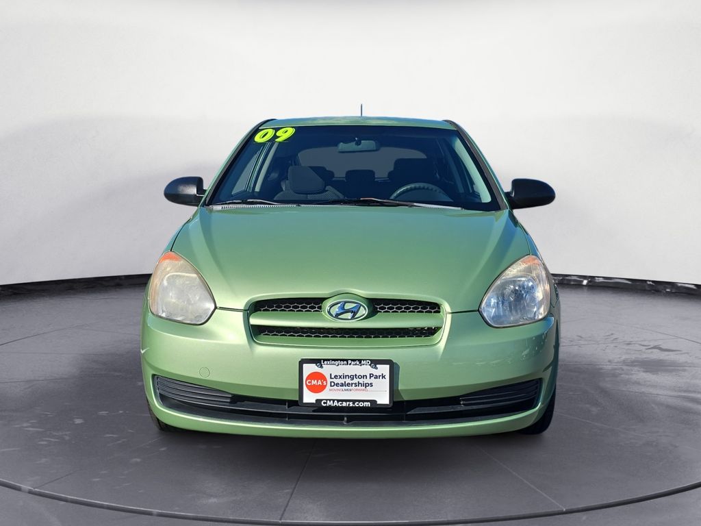 2009 Hyundai Accent GS photo 2