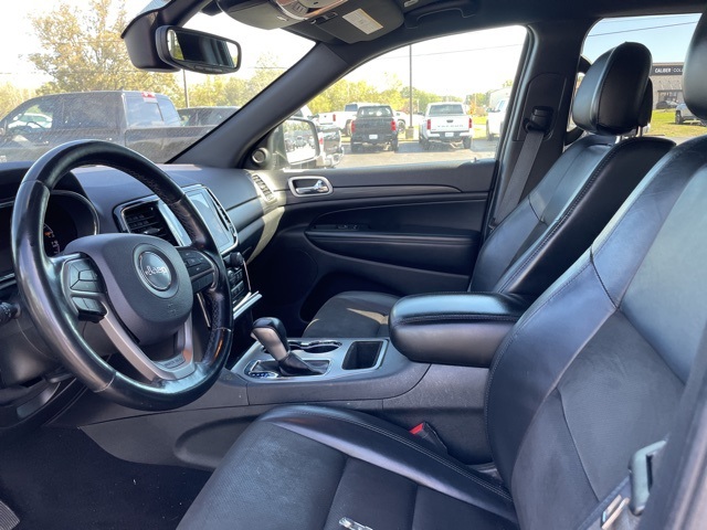 2020 Jeep Grand Cherokee Altitude photo 4