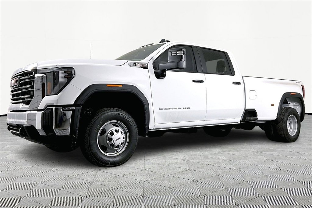 2026 GMC Sierra 3500HD Pro's photo