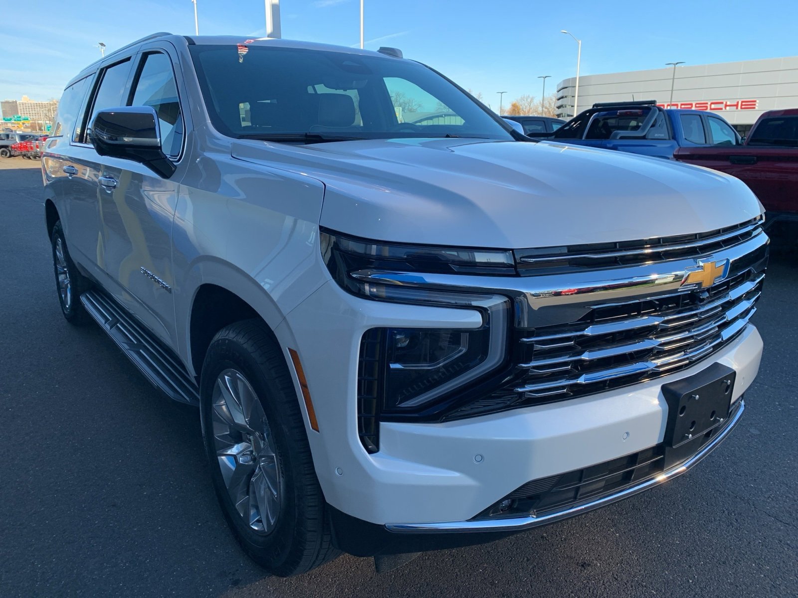 2025 Chevrolet Suburban Premier photo 2