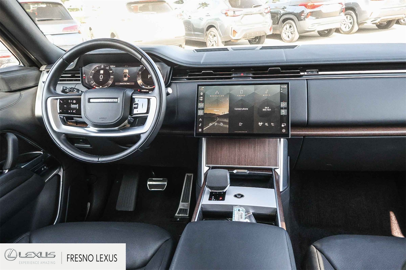2024 Land Rover Range Rover SE photo 14