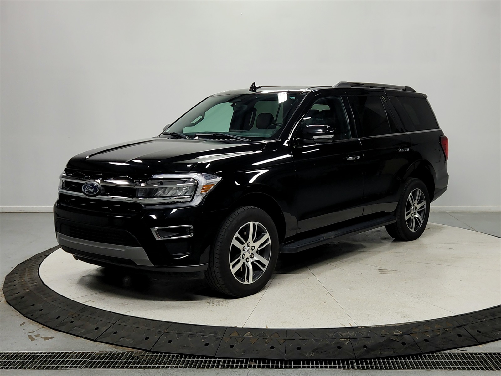 2024 Ford Expedition Limited photo 3