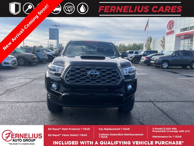 2023 Toyota Tacoma TRD Sport photo 2
