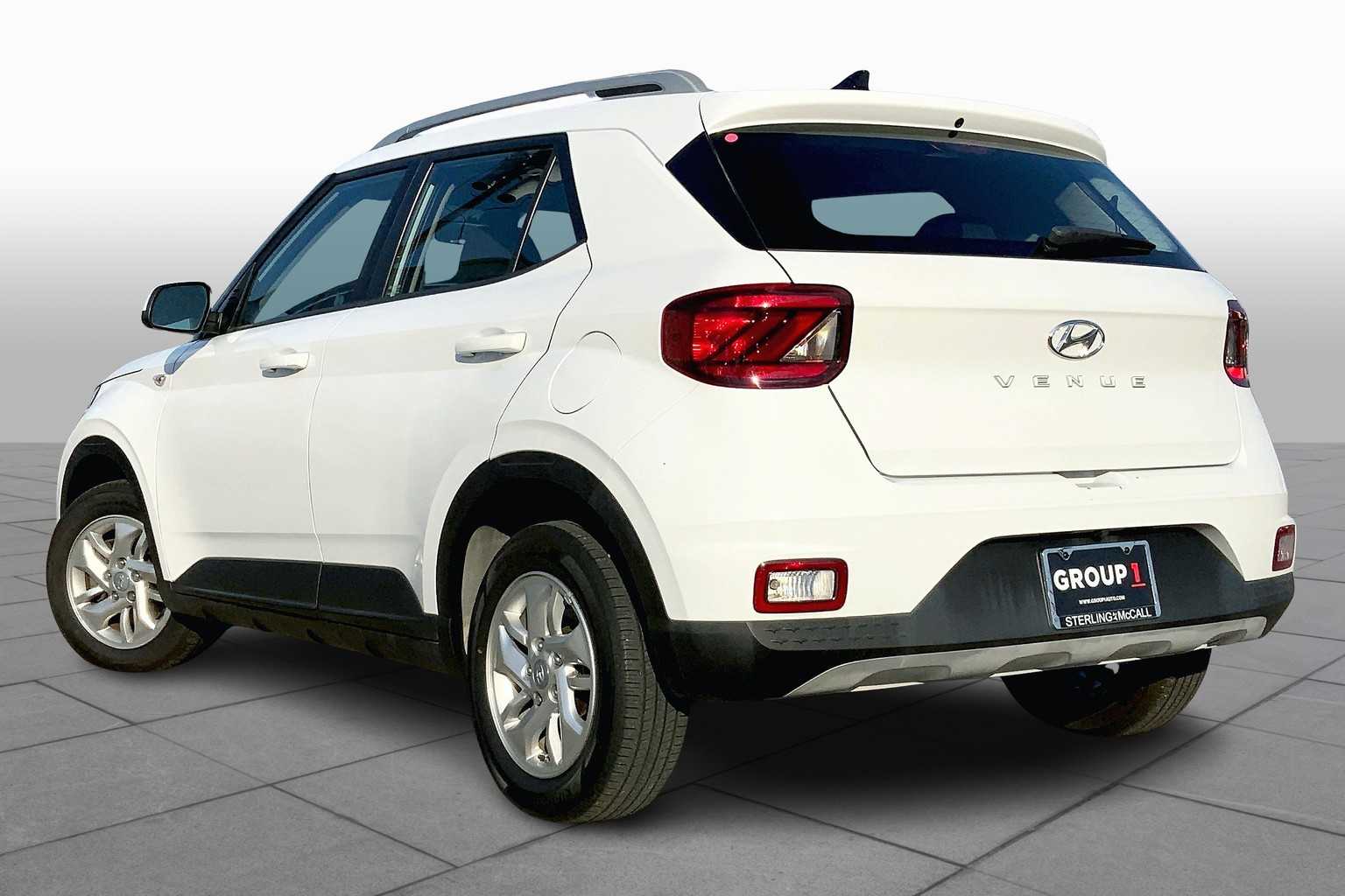 2020 Hyundai Venue SEL photo 10