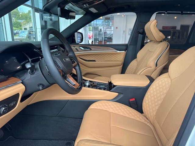 2025 Jeep Grand Cherokee Summit Reserve photo 12