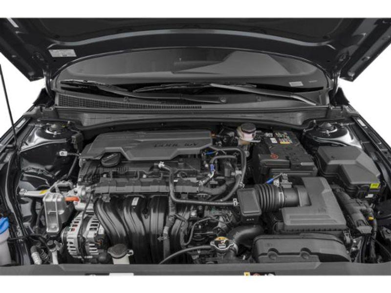 2026 Hyundai Elantra SE photo 3