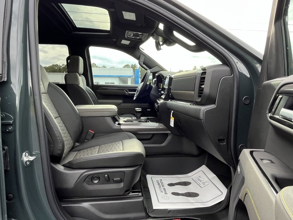 2026 Chevrolet Silverado ZR2 photo 10