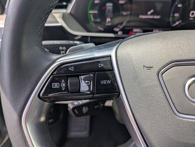 2022 Audi e-tron Premium Plus photo 19