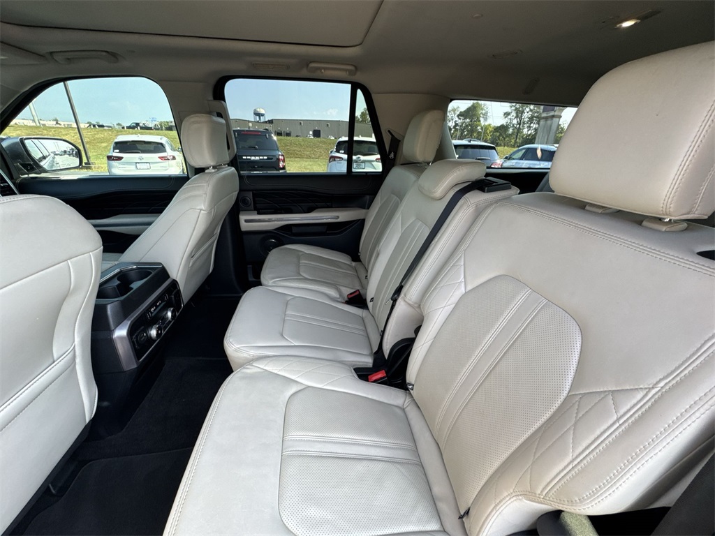 2021 Ford Expedition MAX Platinum photo 22