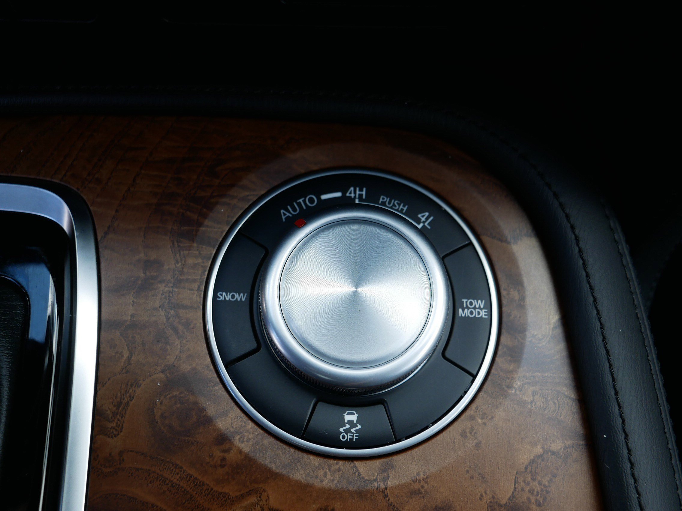 2024 Nissan Armada SL photo 32