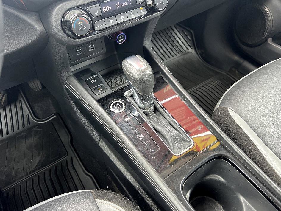 2024 Nissan Kicks SR photo 23