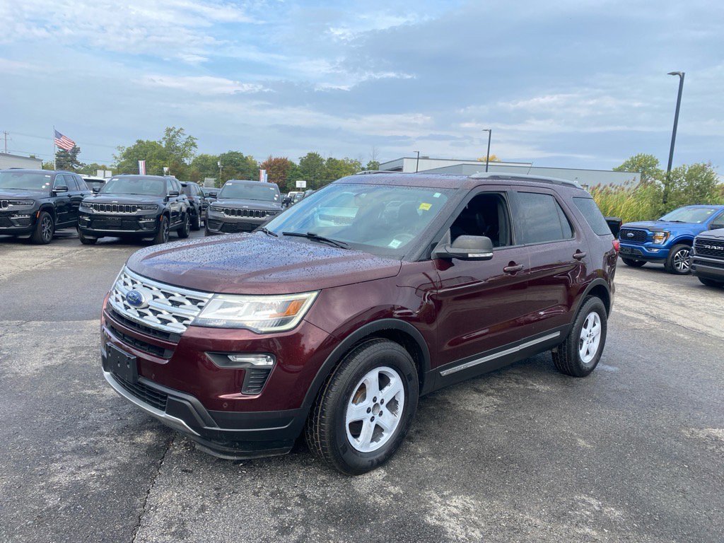 2019 Ford Explorer XLT photo 2