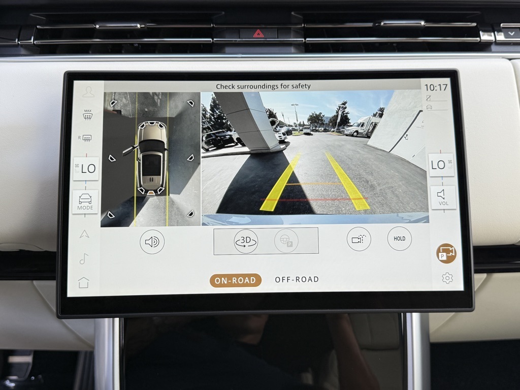 2025 Land Rover Range Rover SE photo 18