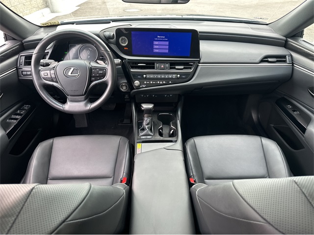 2025 Lexus ES 300h Premium photo 17