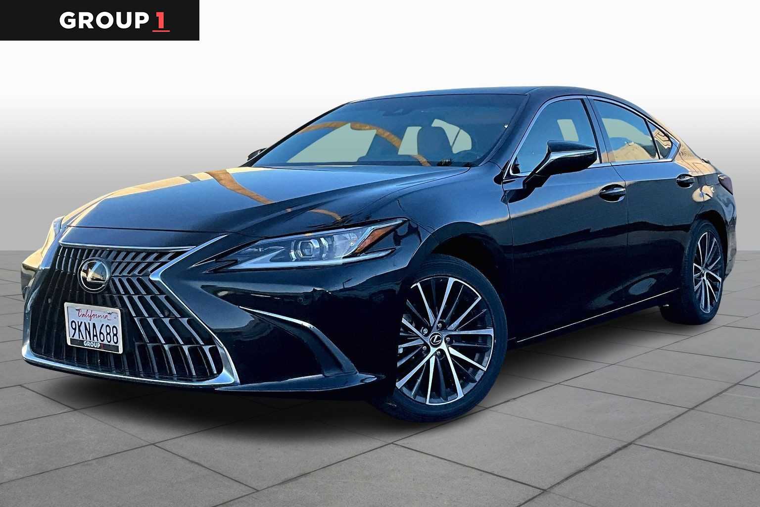 2024 Lexus ES Base's photo