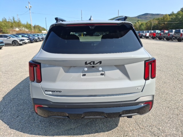 2026 Kia Sorento EX photo 4