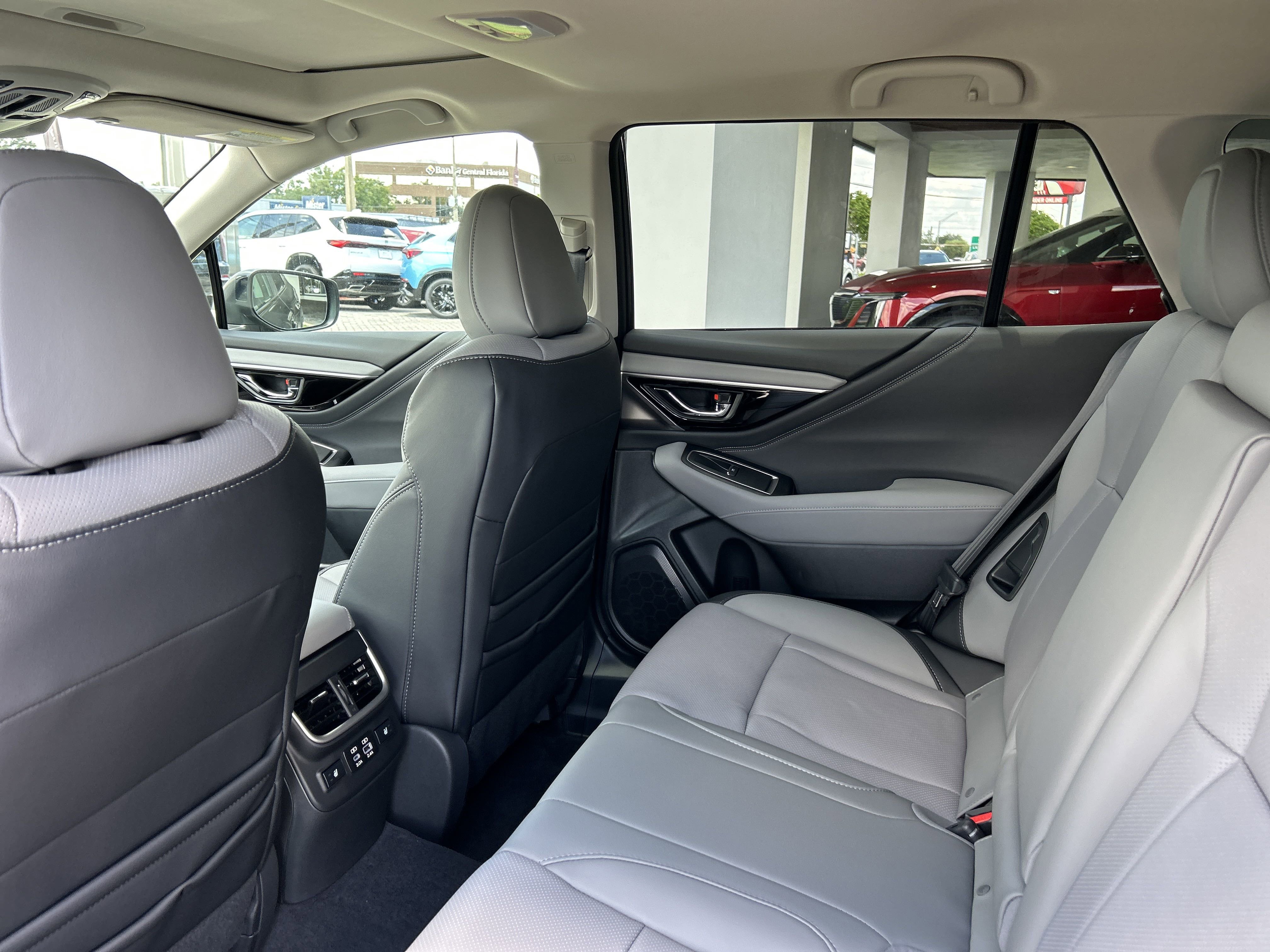2025 Subaru Outback Limited photo 4