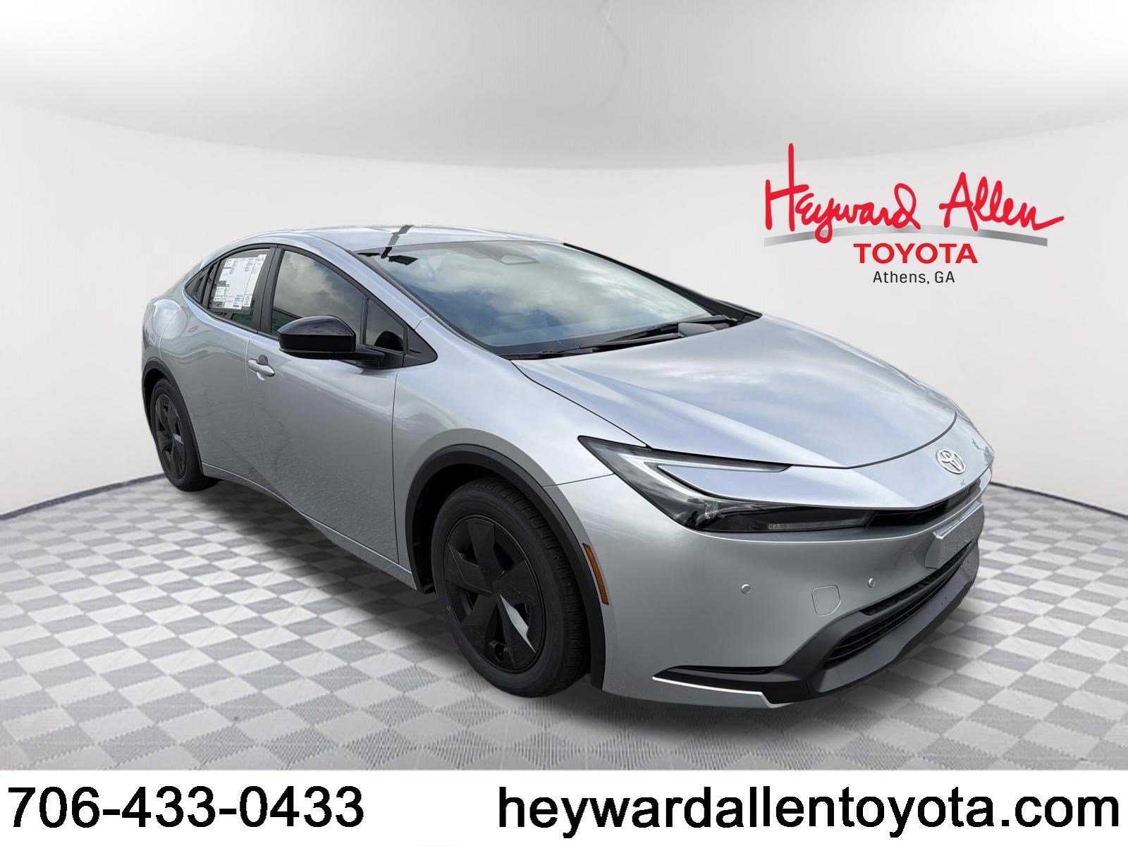 2026 Toyota Prius LE's photo