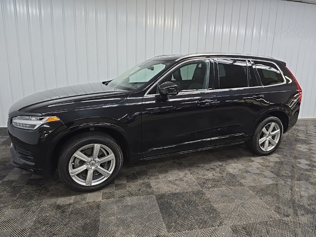 2023 Volvo XC90 B5 Core photo 4