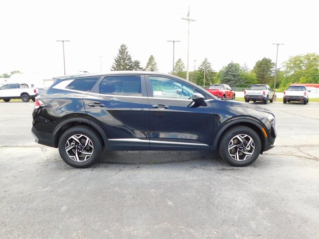2023 Kia Sportage LX photo 2
