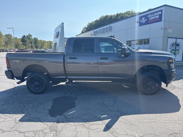 2025 Ram 2500 Tradesman photo 3
