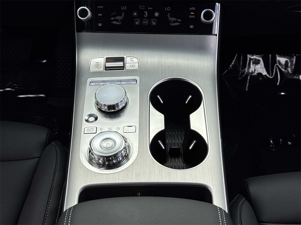 2026 Genesis GV70 2.5T Select photo 5