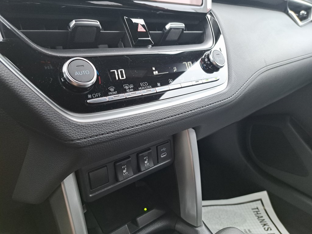 2024 Toyota Corolla Hybrid XSE photo 17