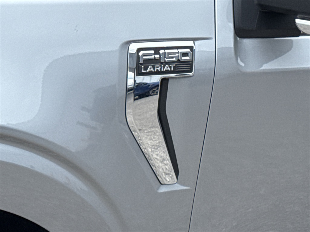 2025 Ford F-150 Lariat photo 4