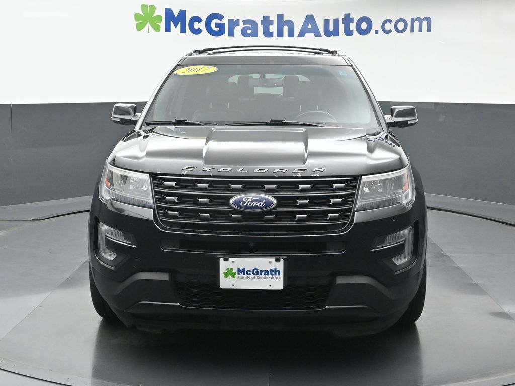 2017 Ford Explorer Sport photo 2