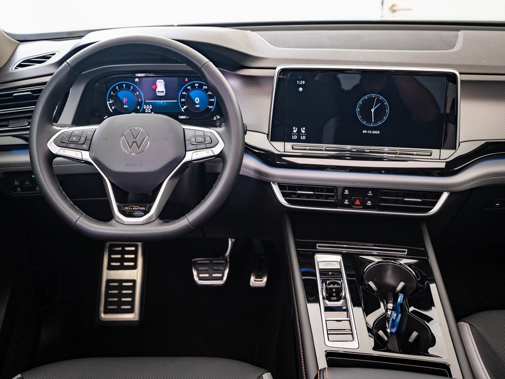 2025 Volkswagen Atlas Peak Edition SE photo 29