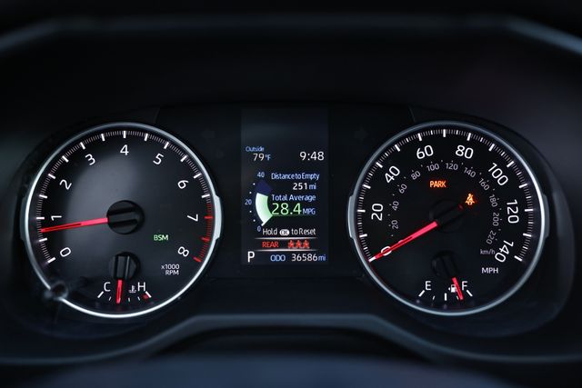 2021 Toyota RAV4 XLE Premium photo 30