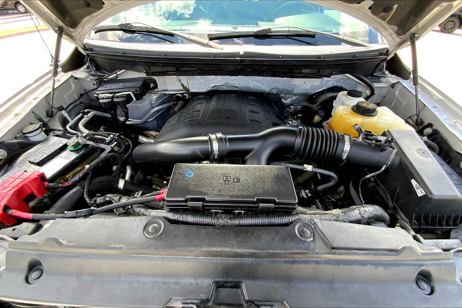 2013 Ford F-150 XLT photo 29