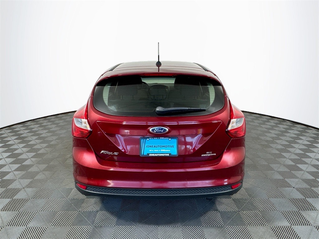2014 Ford Focus SE photo 12