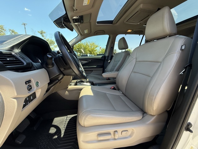 2019 Honda Pilot Elite photo 11
