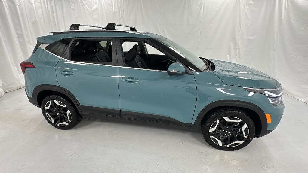 2026 Kia Seltos SX photo 2