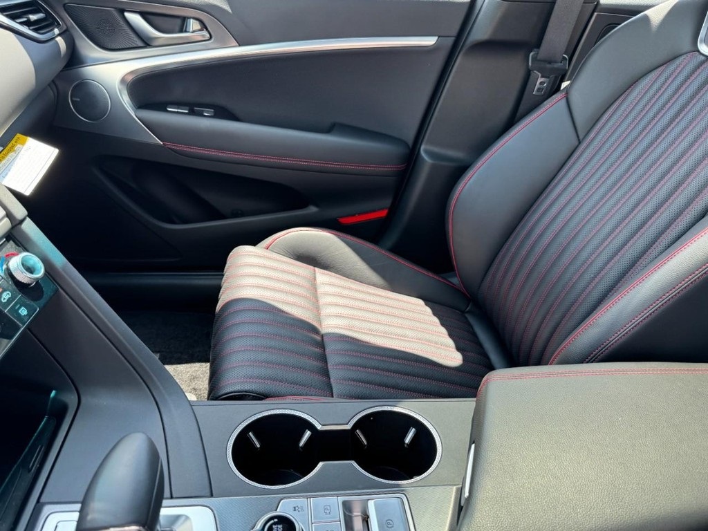 2025 Genesis G70 2.5T Sport Prestige photo 14