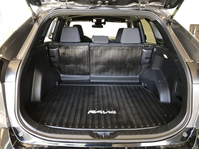 2022 Toyota RAV4 Hybrid SE photo 5