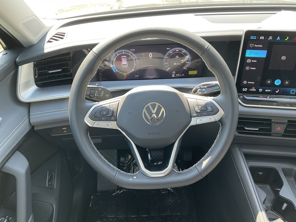 2025 Volkswagen Tiguan SE photo 5
