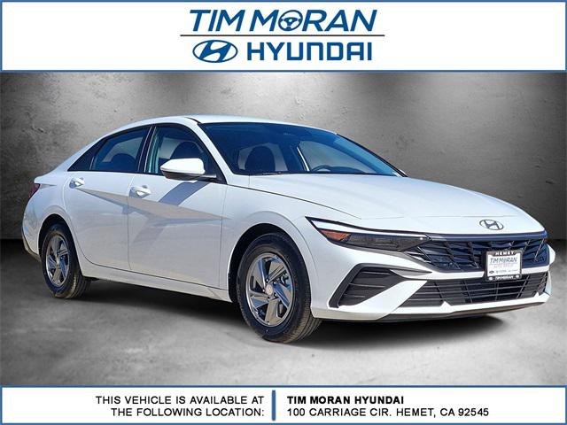 2025 Hyundai Elantra SE's photo
